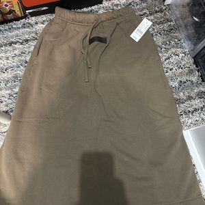 Fear of God Essentials mid skirt